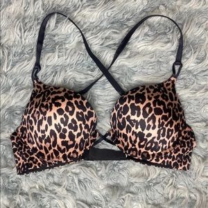 32B Victoria’s Secret bombshell bra